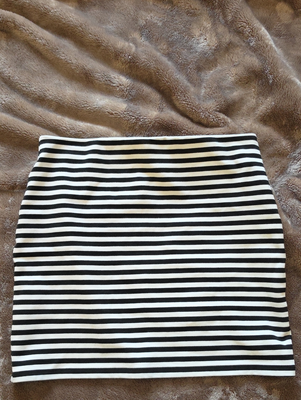 Aritzia Sunday Best Black and White Striped Pencil Skirt
